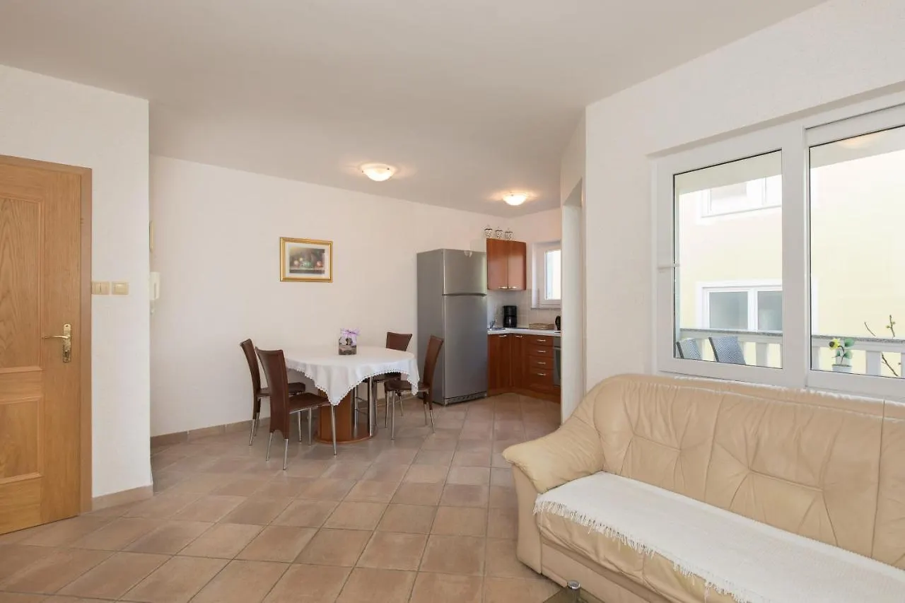 Luzina Appartement Baška